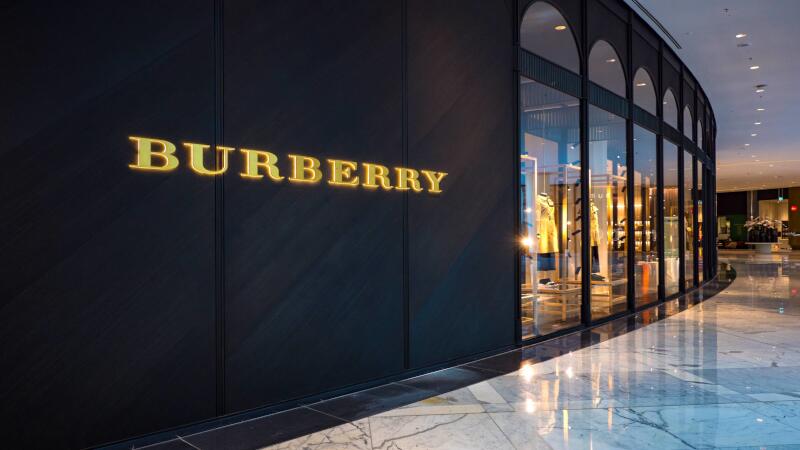 Burberry Q3 retail revenue 723 mln pounds, up 5% (RCOP)