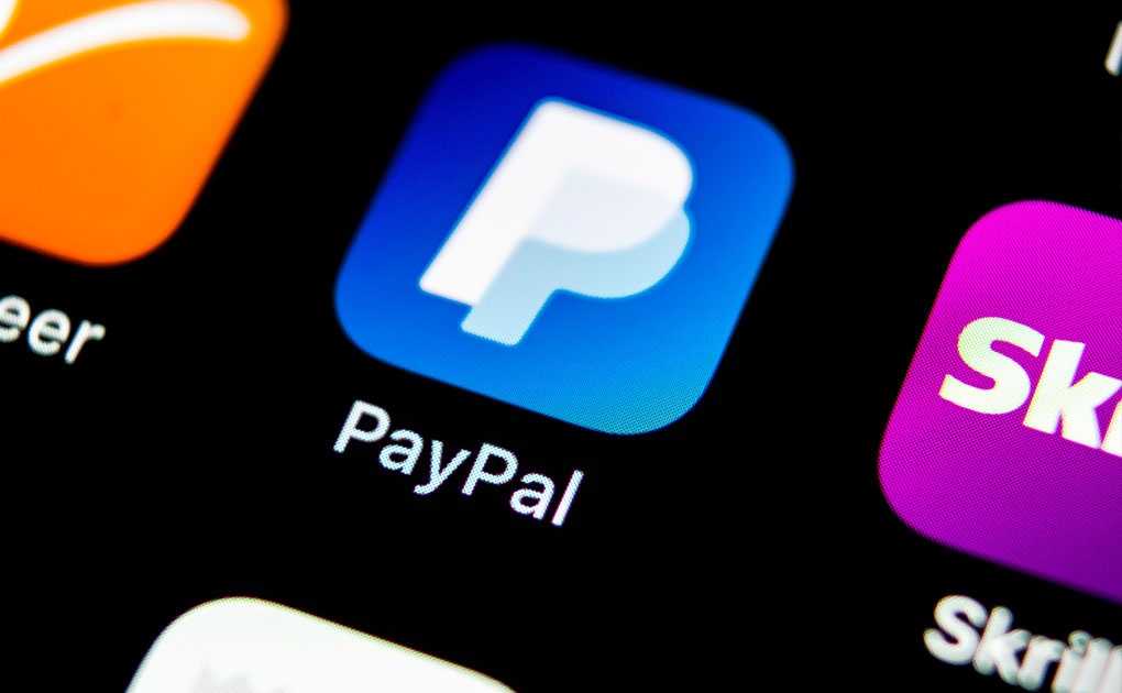 PayPal, shares fall 5% in after-hours trading as third-quarter revenues miss expectations